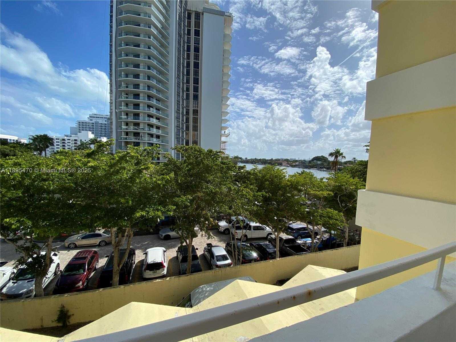 Small Image of 5600 COLLINS AVE #4E, Miami Beach Number 8