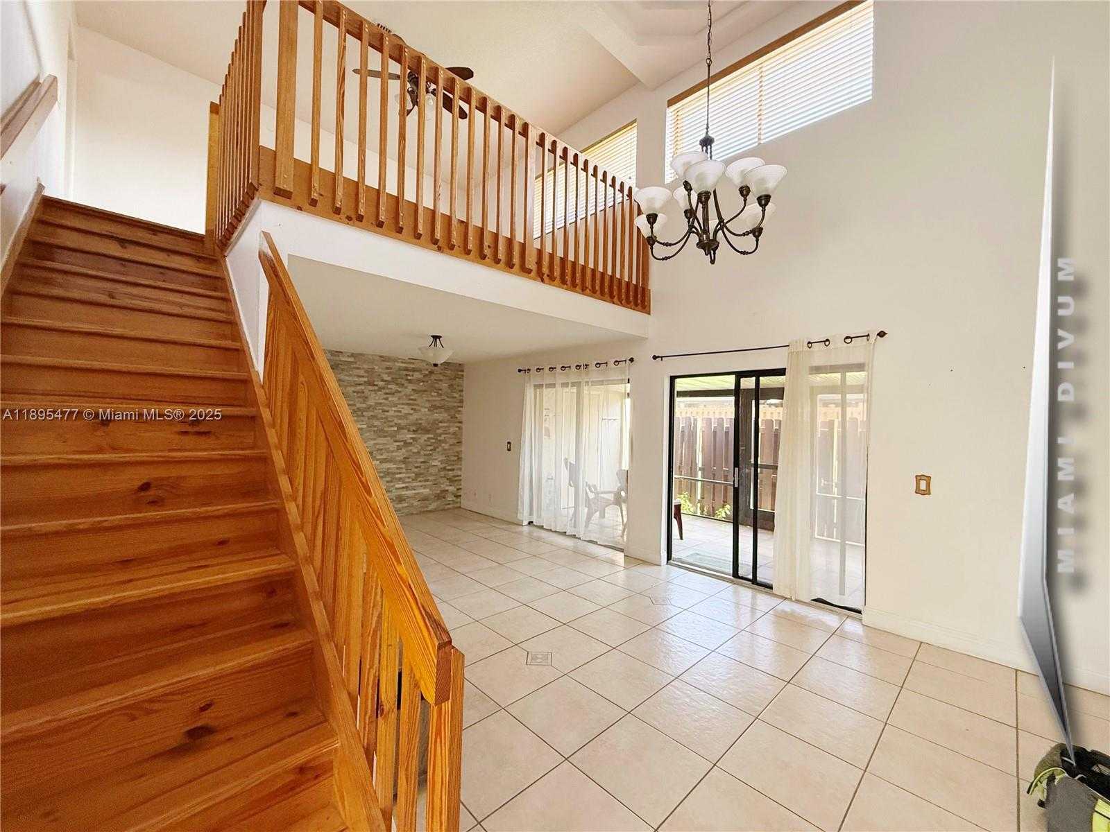 Small Image of 6024 NORTH WEST 172ND TERR CIR, Hialeah Number 11