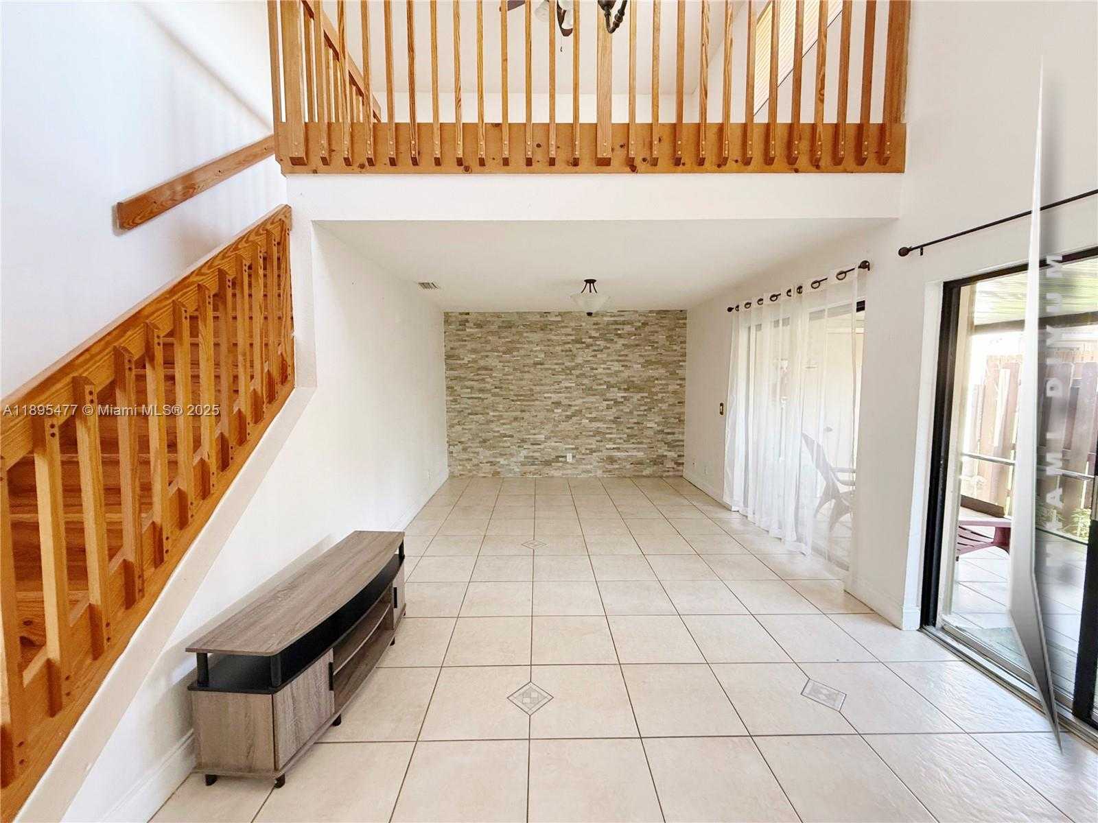 Small Image of 6024 NORTH WEST 172ND TERR CIR, Hialeah Number 12