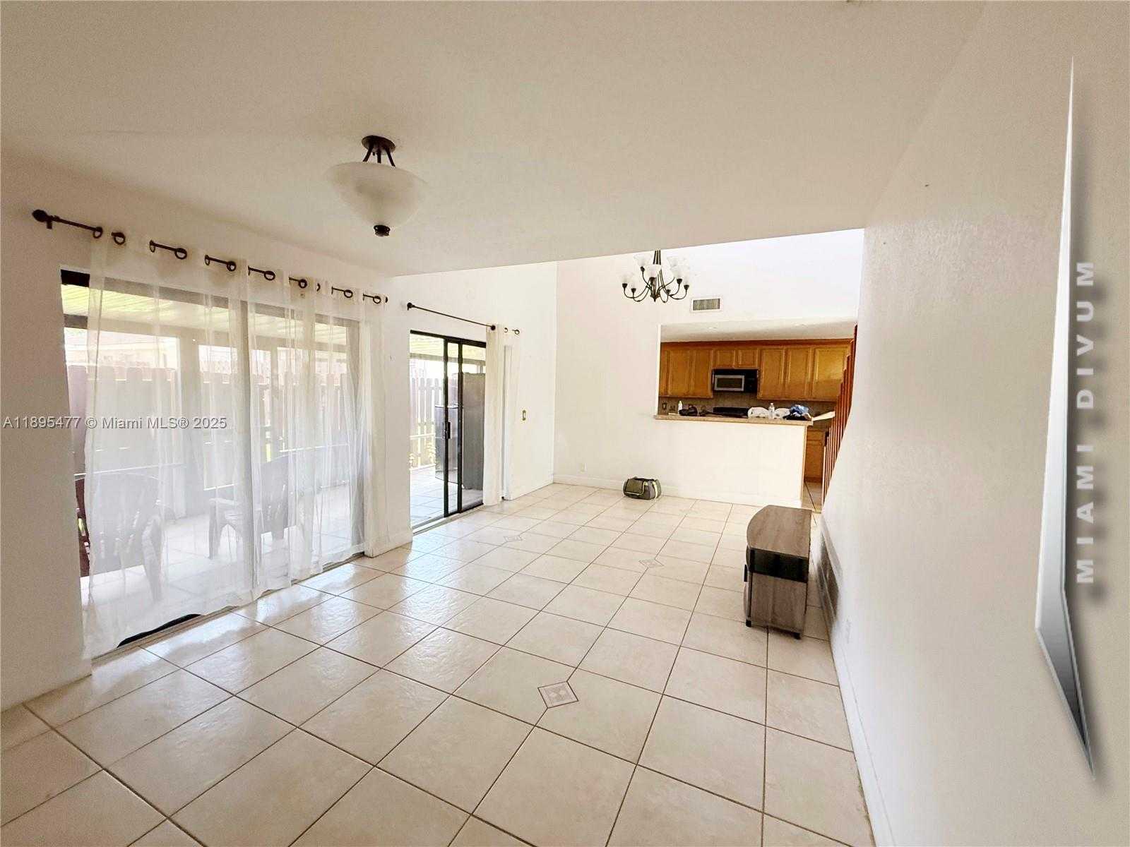 Small Image of 6024 NORTH WEST 172ND TERR CIR, Hialeah Number 14