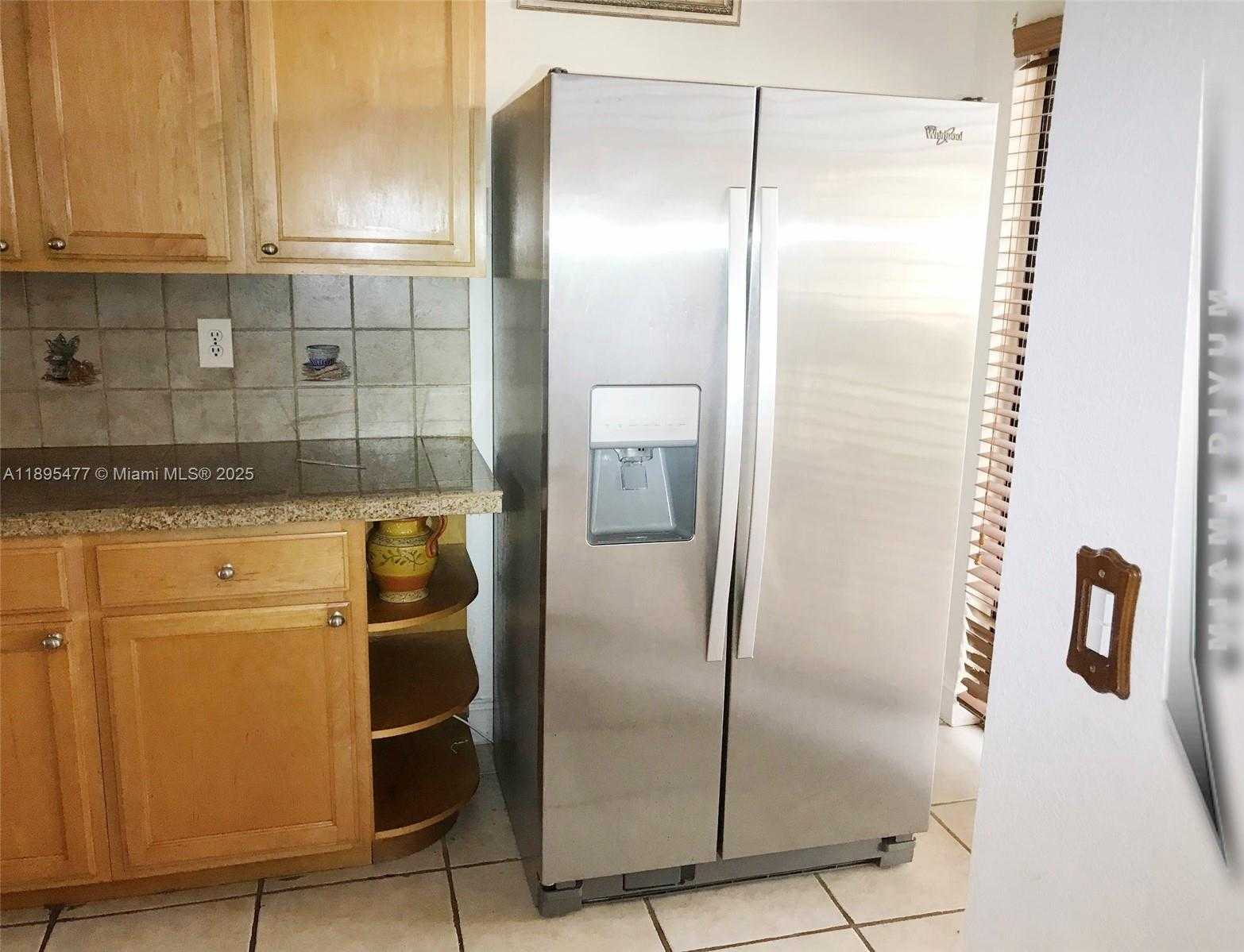 Small Image of 6024 NORTH WEST 172ND TERR CIR, Hialeah Number 28