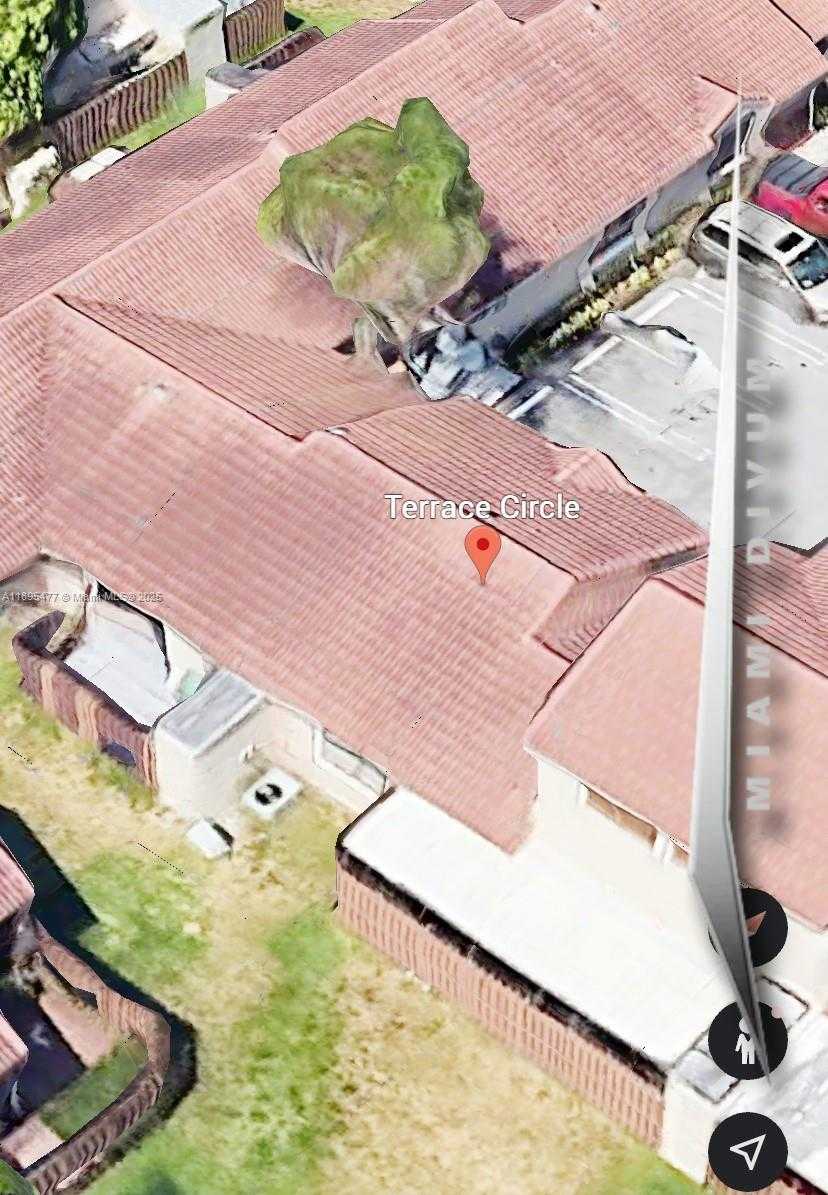 Small Image of 6024 NORTH WEST 172ND TERR CIR, Hialeah Number 3