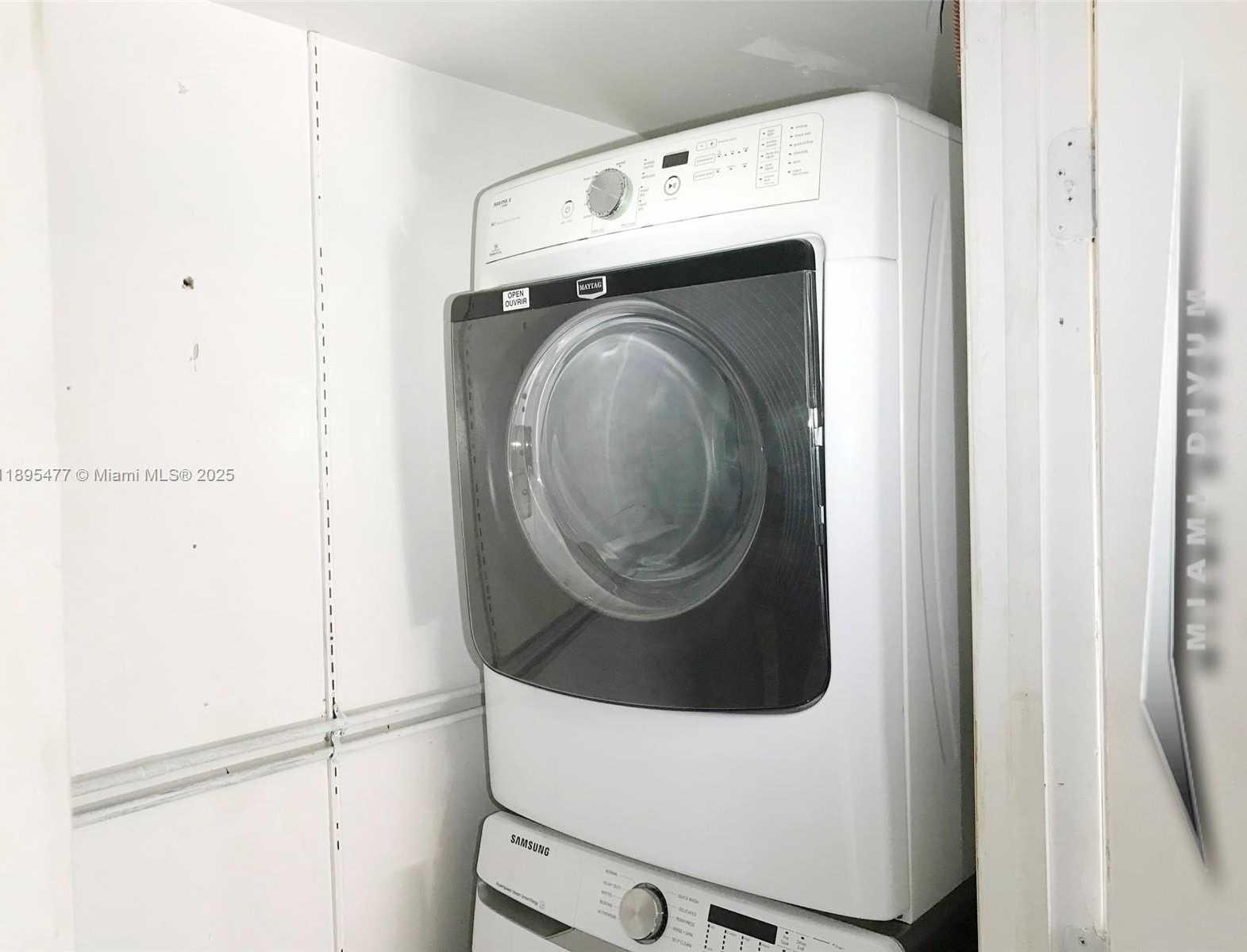 Small Image of 6024 NORTH WEST 172ND TERR CIR, Hialeah Number 31