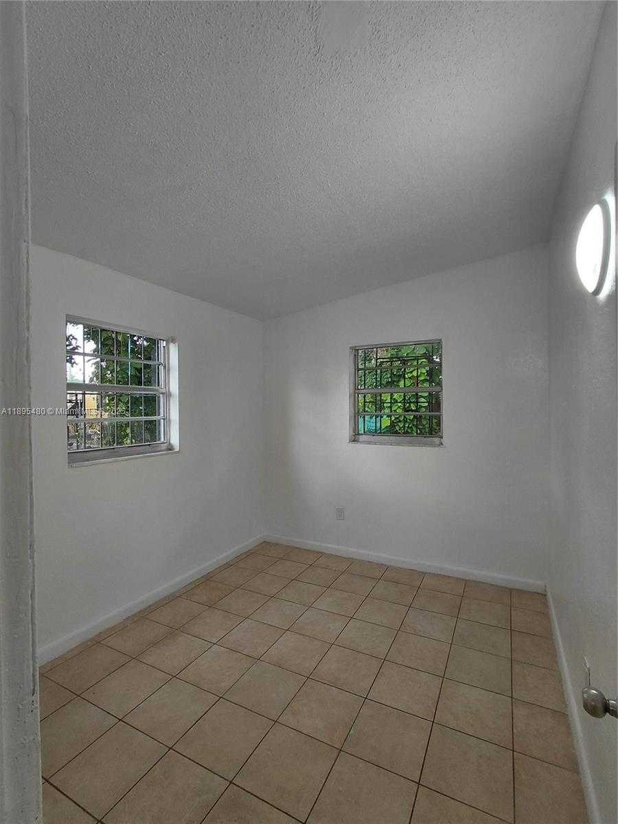 Small Image of Miami Number 11