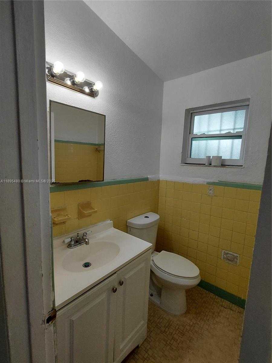 Small Image of Miami Number 6