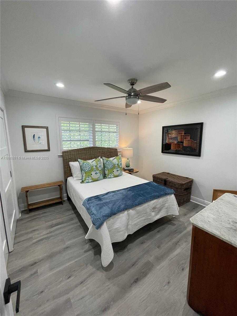 Small Image of Coral Gables Number 10