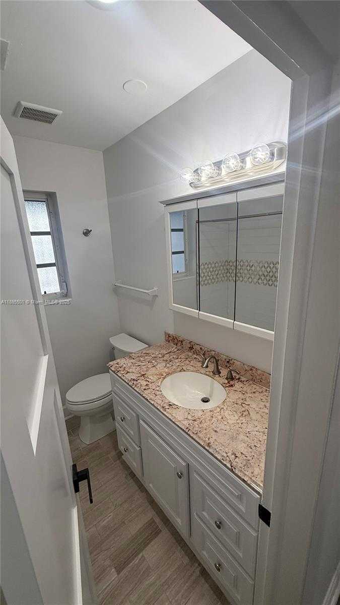 Small Image of Coral Gables Number 12