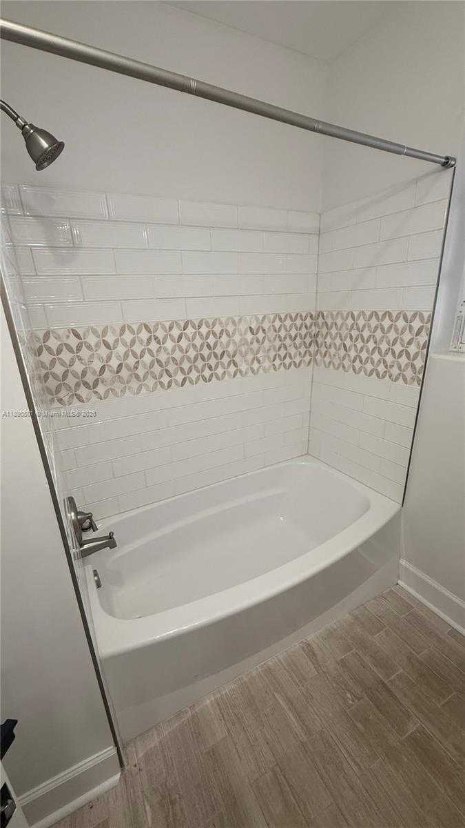 Small Image of Coral Gables Number 13