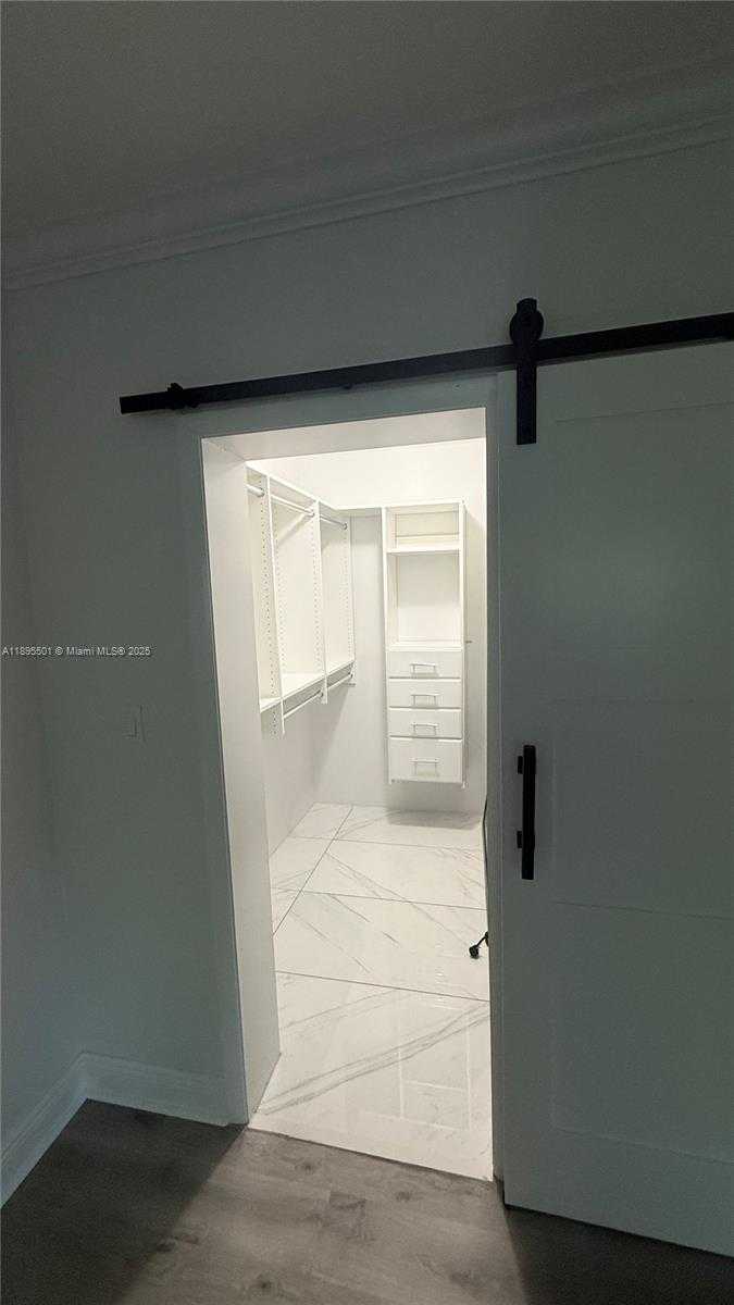 Small Image of Coral Gables Number 17