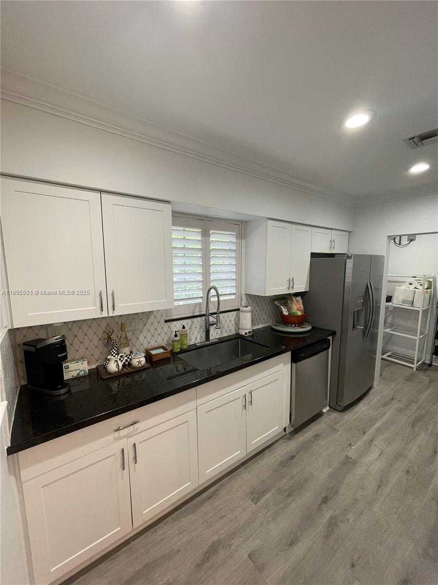 Small Image of Coral Gables Number 6