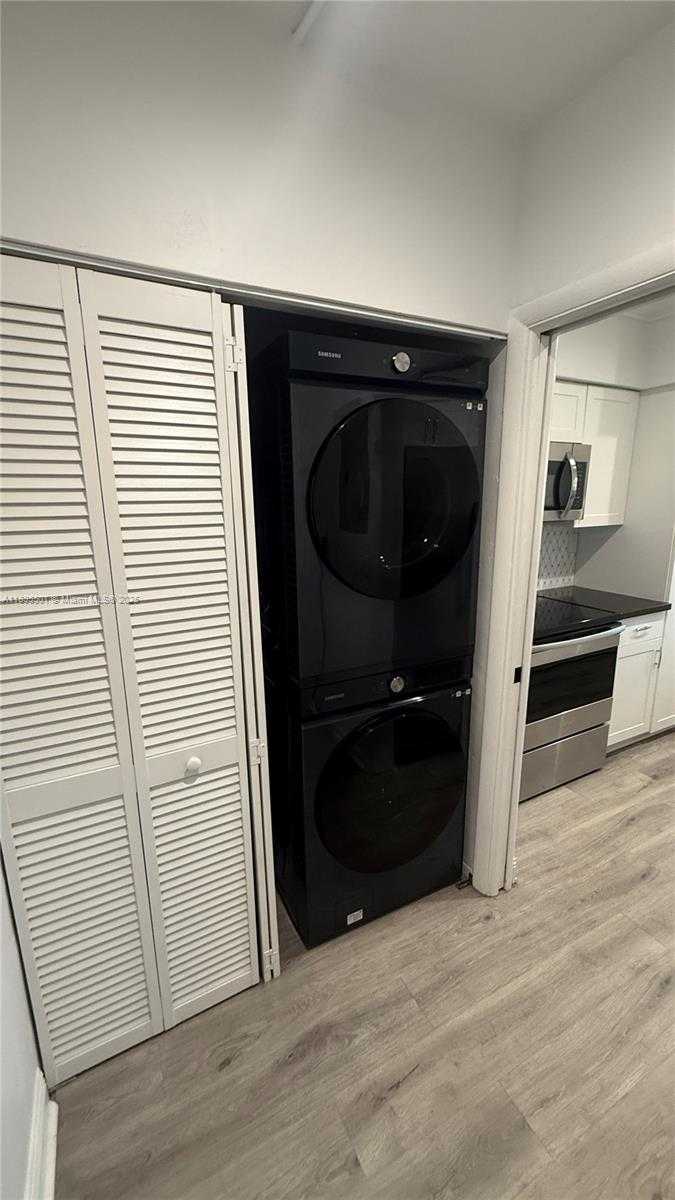 Small Image of Coral Gables Number 9