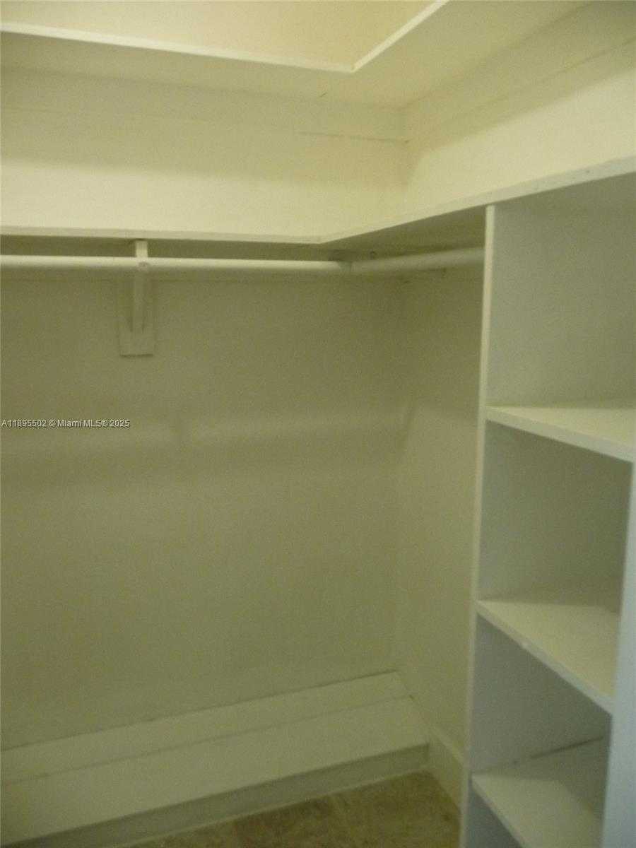 Small Image of 851 MERIDIAN AVE #23, Miami Beach Number 10