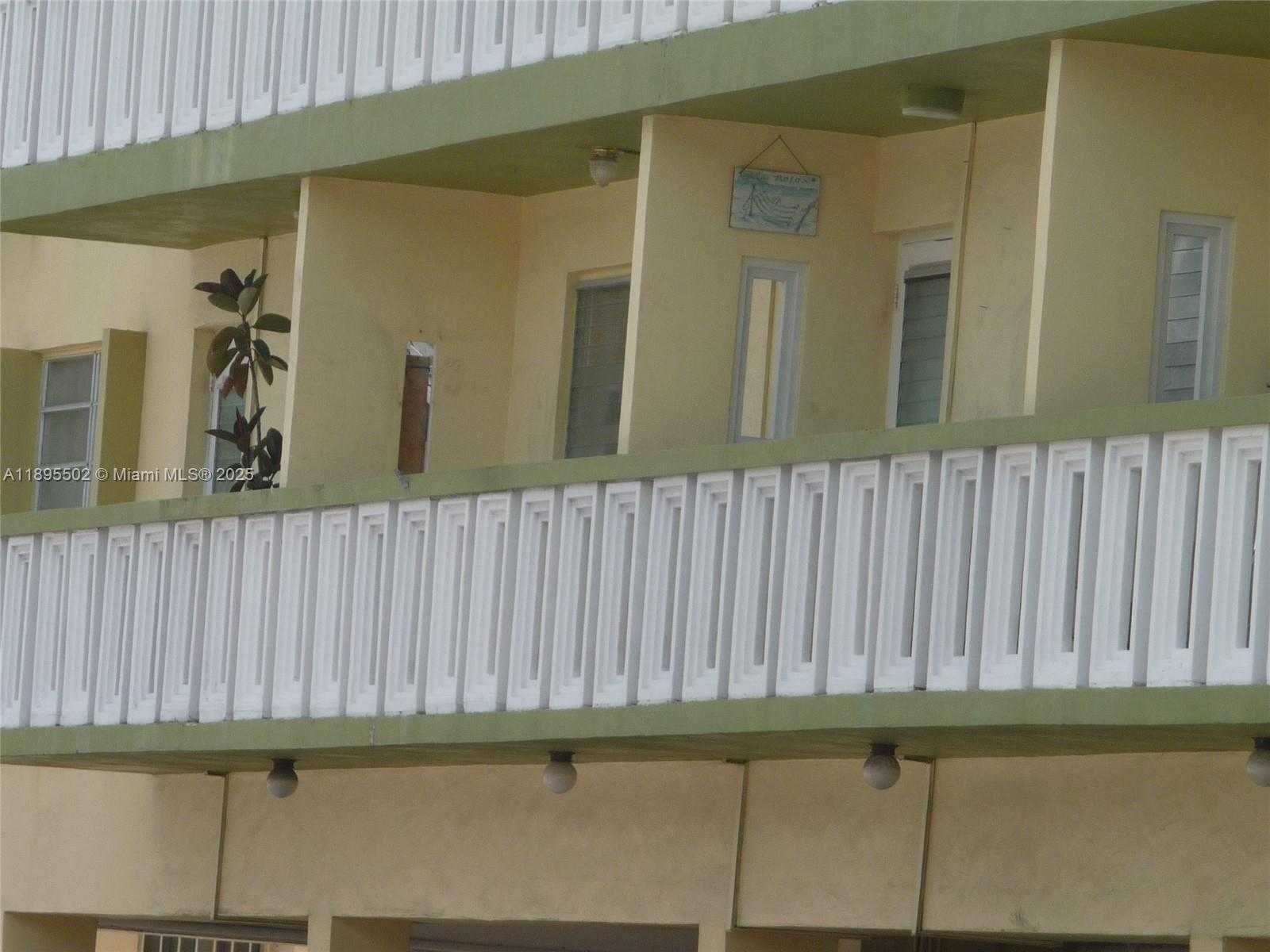 Small Image of 851 MERIDIAN AVE #23, Miami Beach Number 11