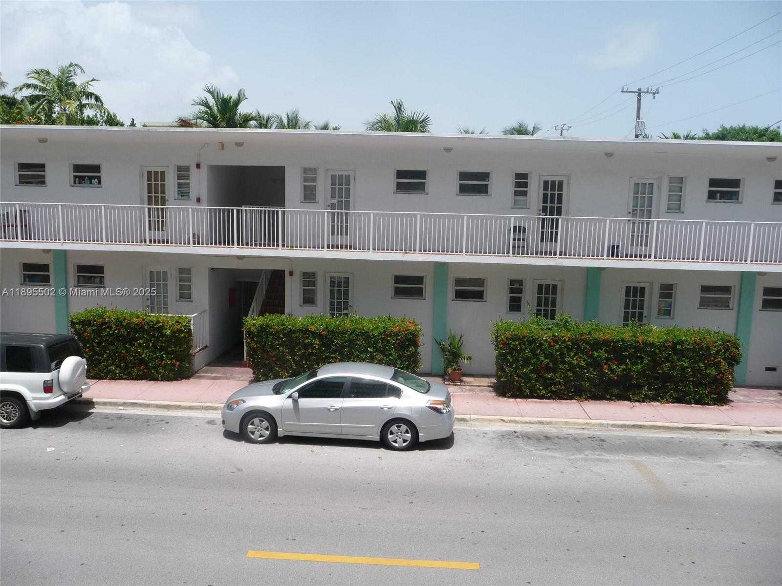 Small Image of 851 MERIDIAN AVE #23, Miami Beach Number 12
