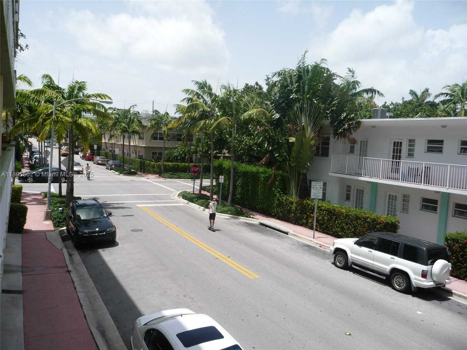 Small Image of 851 MERIDIAN AVE #23, Miami Beach Number 13