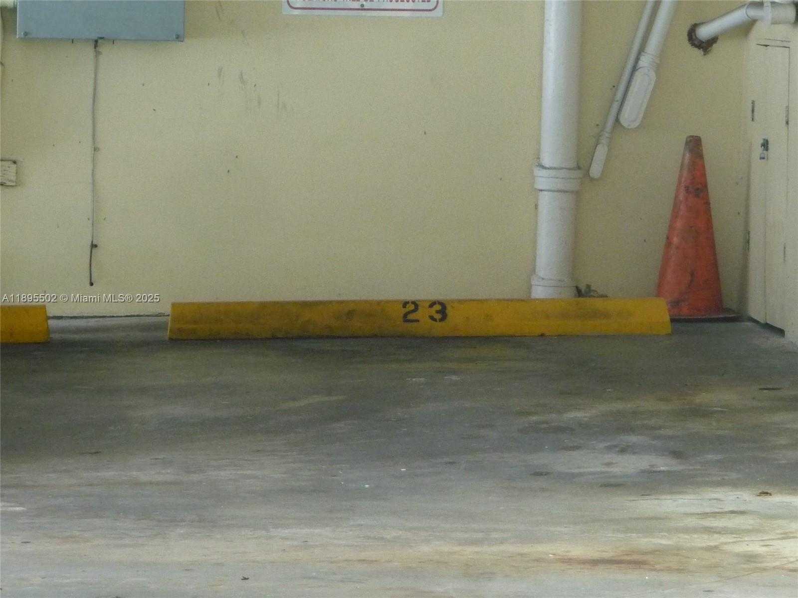 Small Image of 851 MERIDIAN AVE #23, Miami Beach Number 14