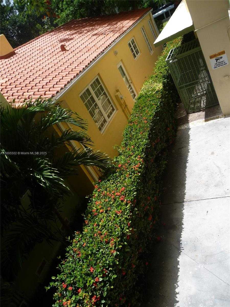 Small Image of 851 MERIDIAN AVE #23, Miami Beach Number 16