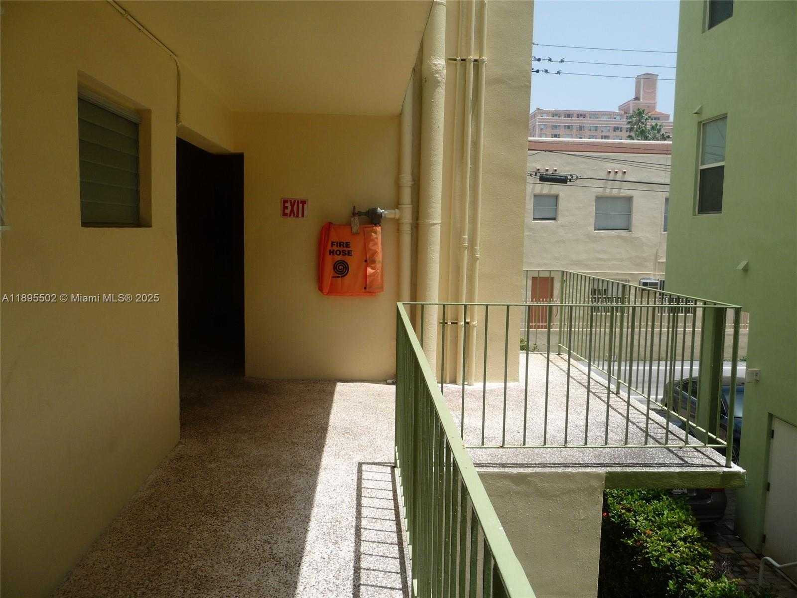 Small Image of 851 MERIDIAN AVE #23, Miami Beach Number 17