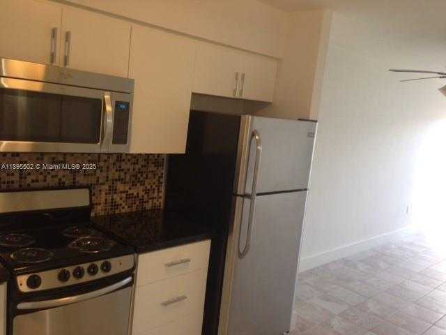 Small Image of 851 MERIDIAN AVE #23, Miami Beach Number 3