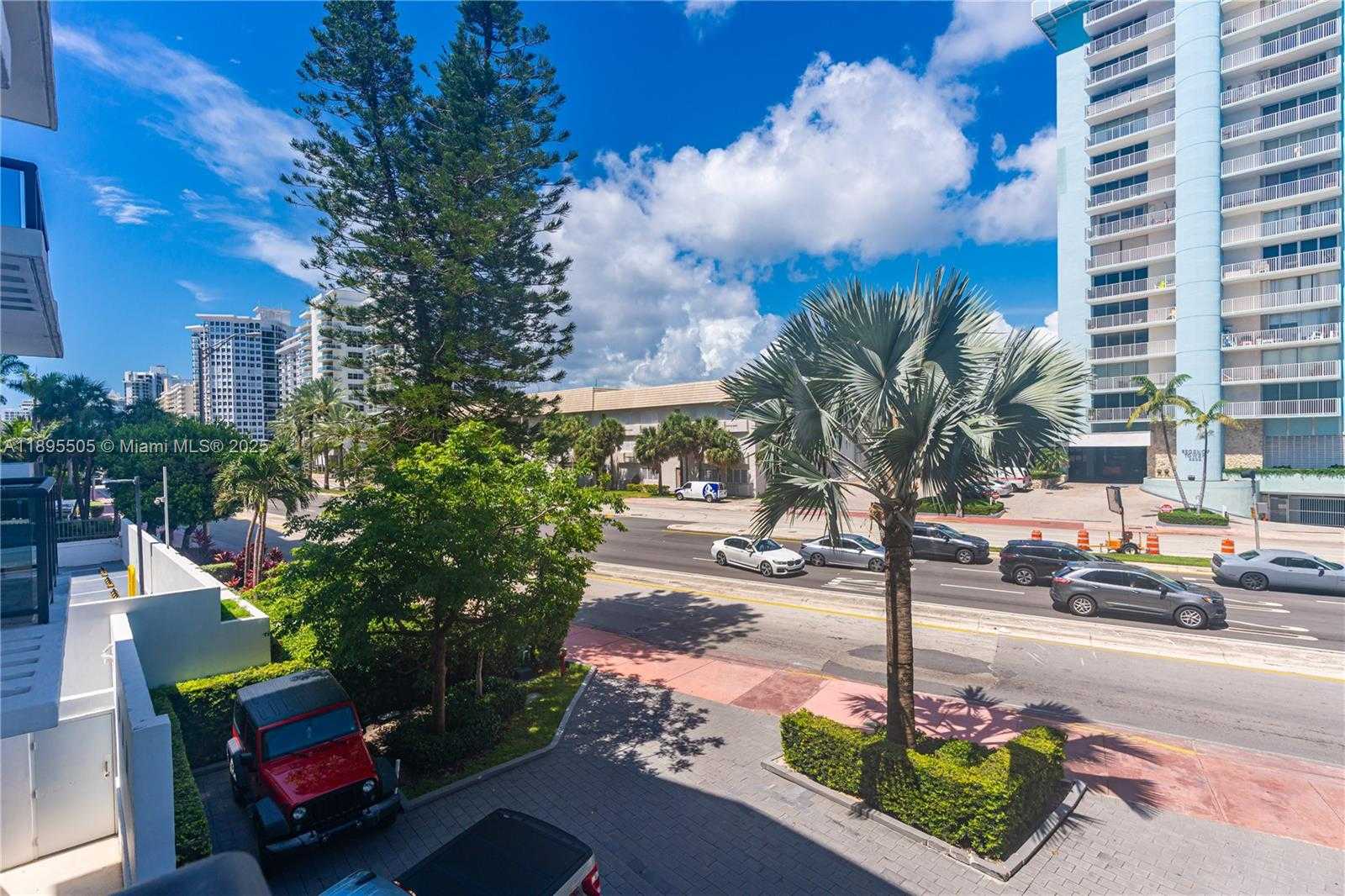 Small Image of 5845 COLLINS AVE #201, Miami Beach Number 17