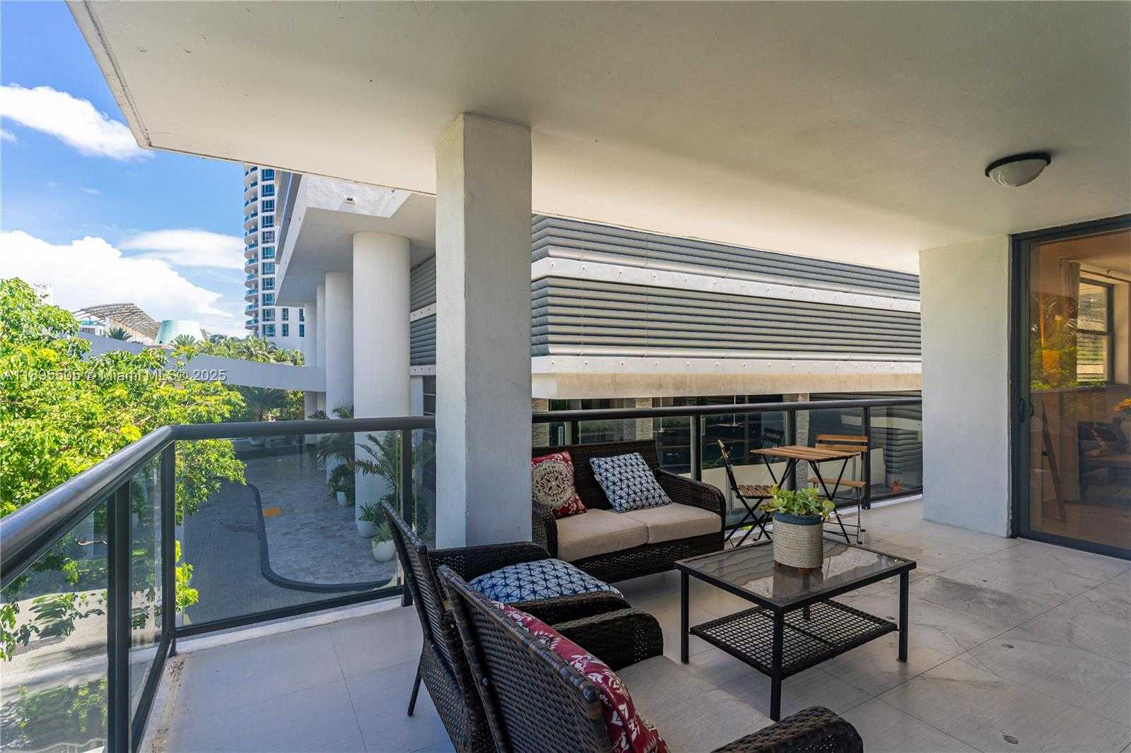 Small Image of 5845 COLLINS AVE #201, Miami Beach Number 18