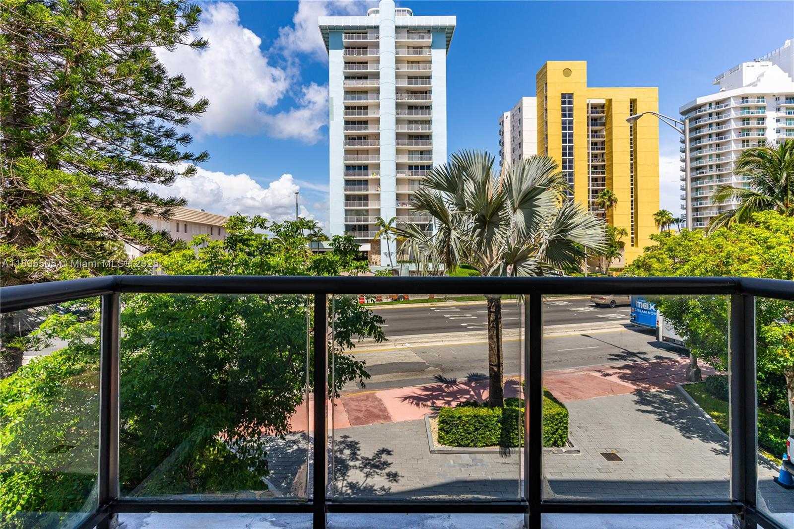 Small Image of 5845 COLLINS AVE #201, Miami Beach Number 20