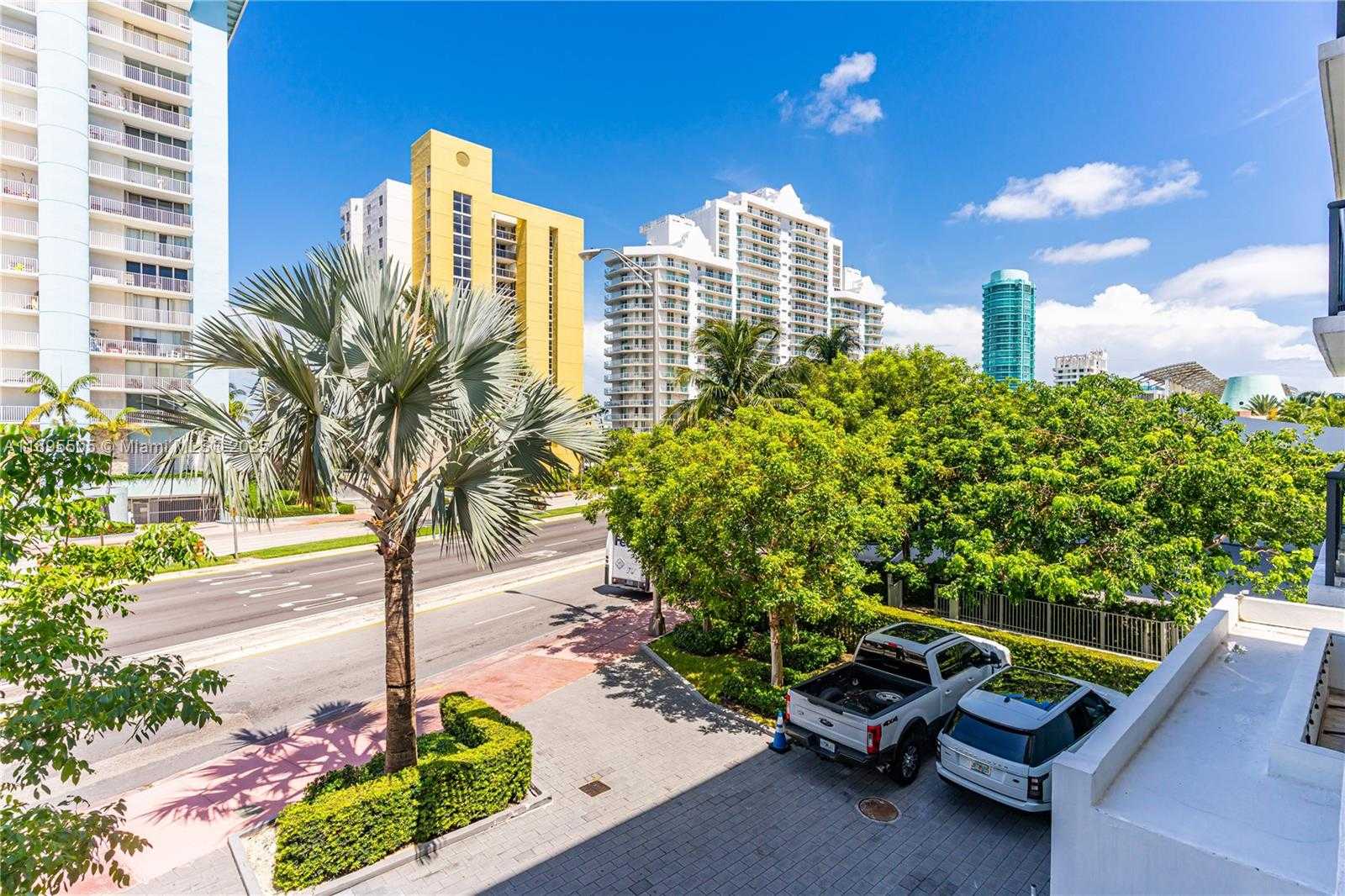 Small Image of 5845 COLLINS AVE #201, Miami Beach Number 22