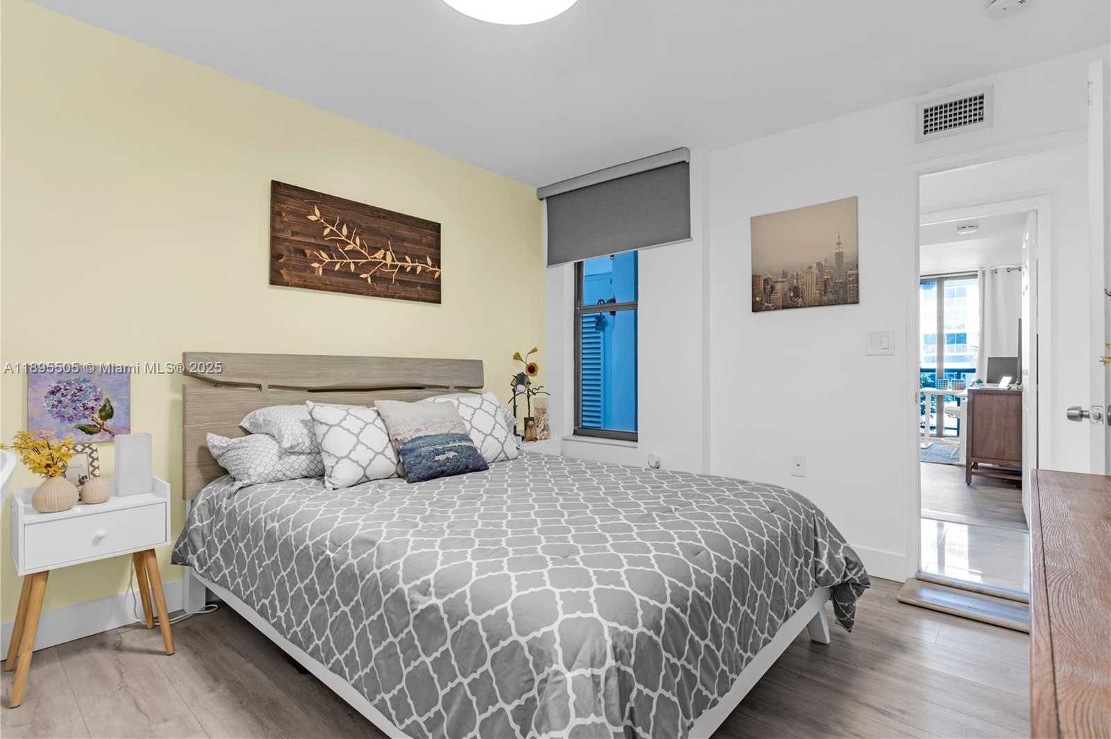 Small Image of 5845 COLLINS AVE #201, Miami Beach Number 37