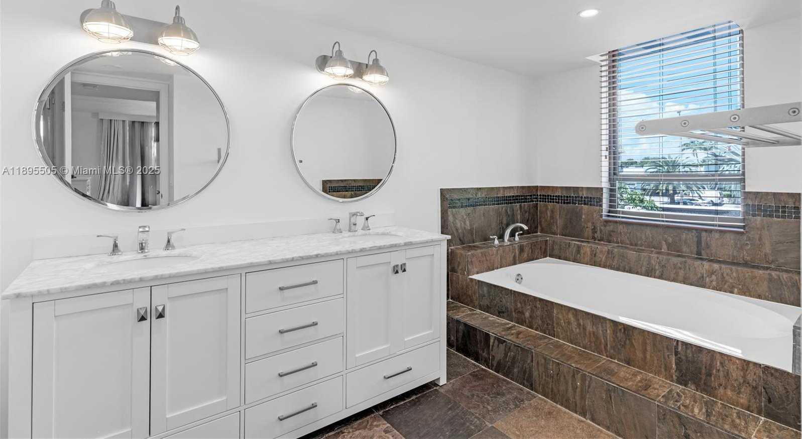 Small Image of 5845 COLLINS AVE #201, Miami Beach Number 41