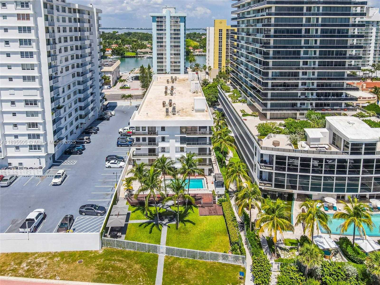 Small Image of 5845 COLLINS AVE #201, Miami Beach Number 8