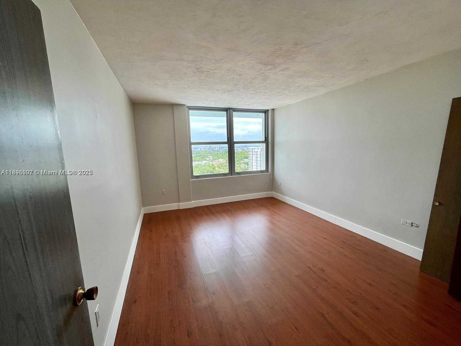 Small Image of 2899 COLLINS AVE #1746, Miami Beach Number 11