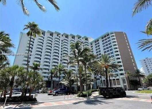 Small Image of 2899 COLLINS AVE #1746, Miami Beach Number 12