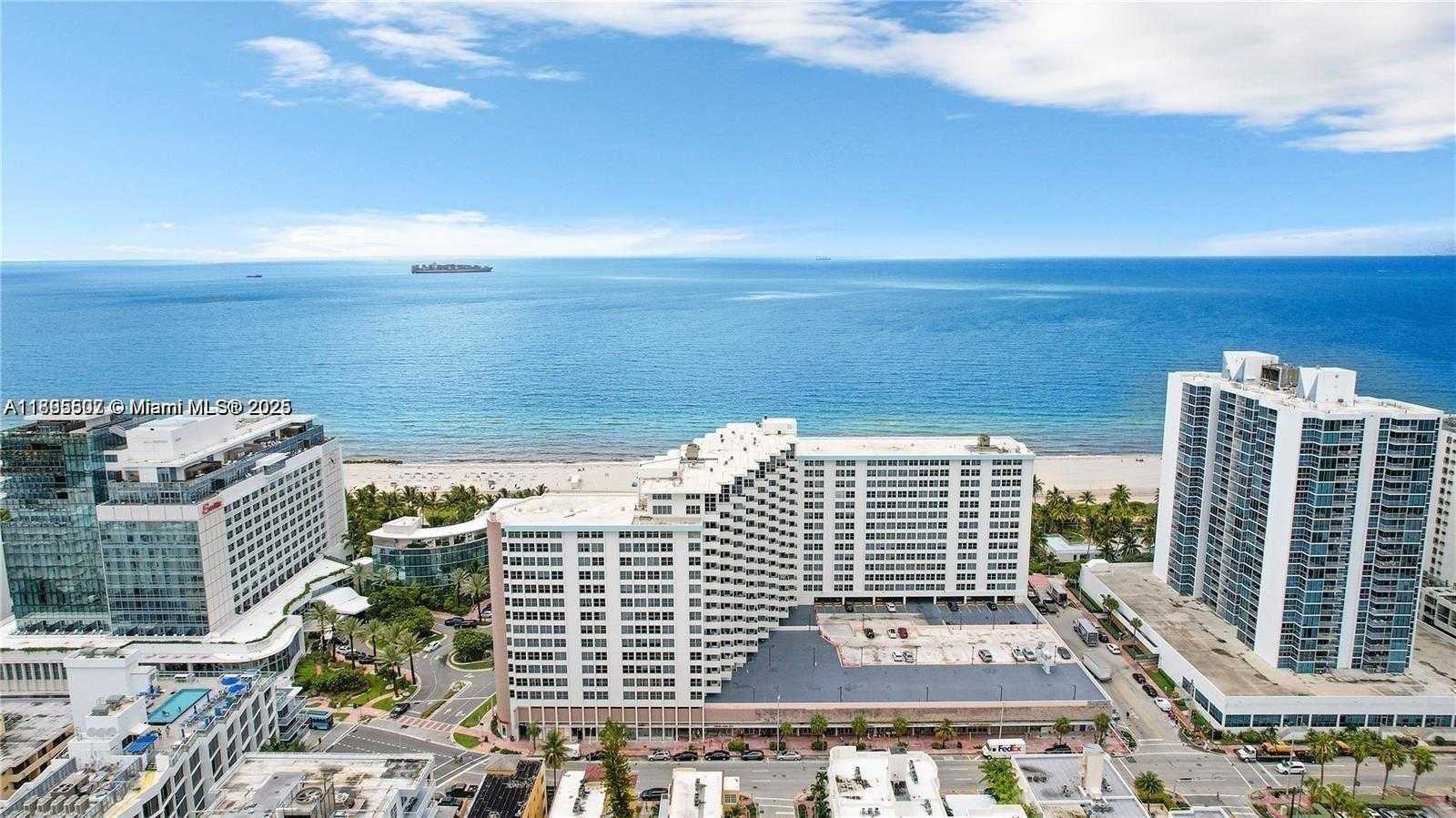Small Image of 2899 COLLINS AVE #1746, Miami Beach Number 3