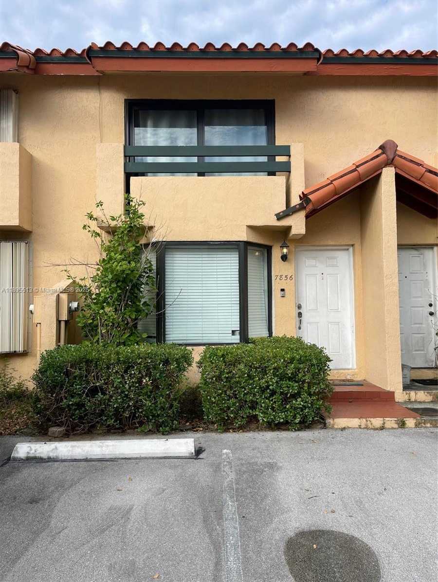 Small Image of 7856 SOUTH WEST 102ND LN, Miami Number 2