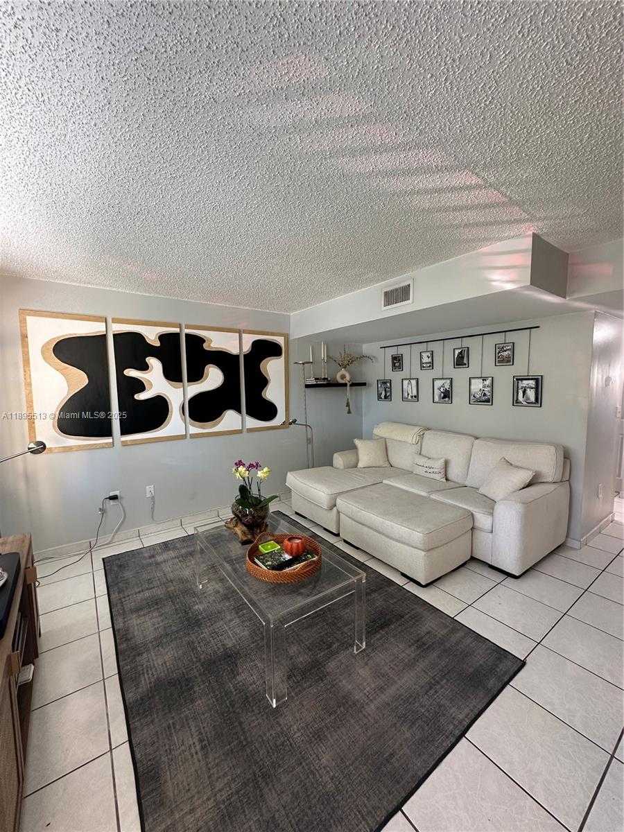 Small Image of 7856 SOUTH WEST 102ND LN, Miami Number 3