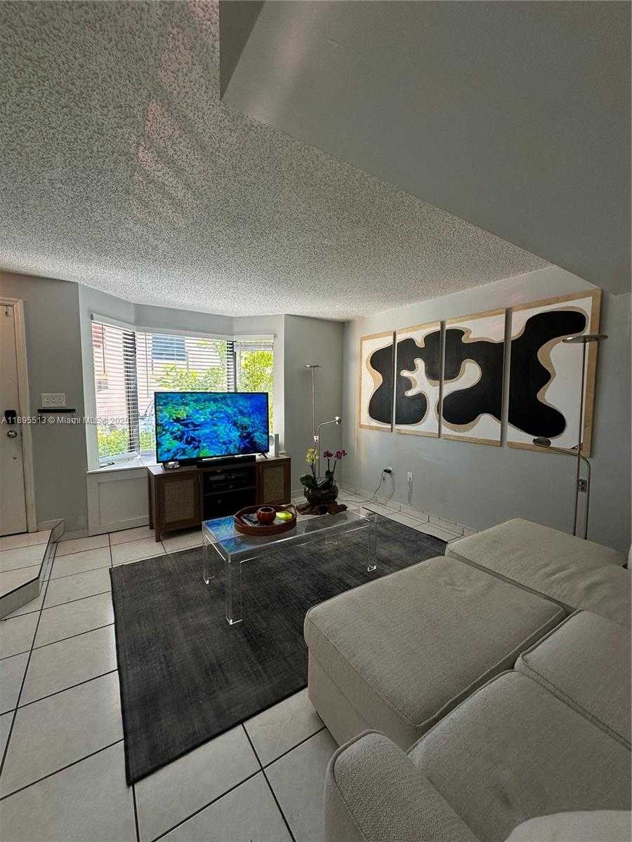 Small Image of 7856 SOUTH WEST 102ND LN, Miami Number 4