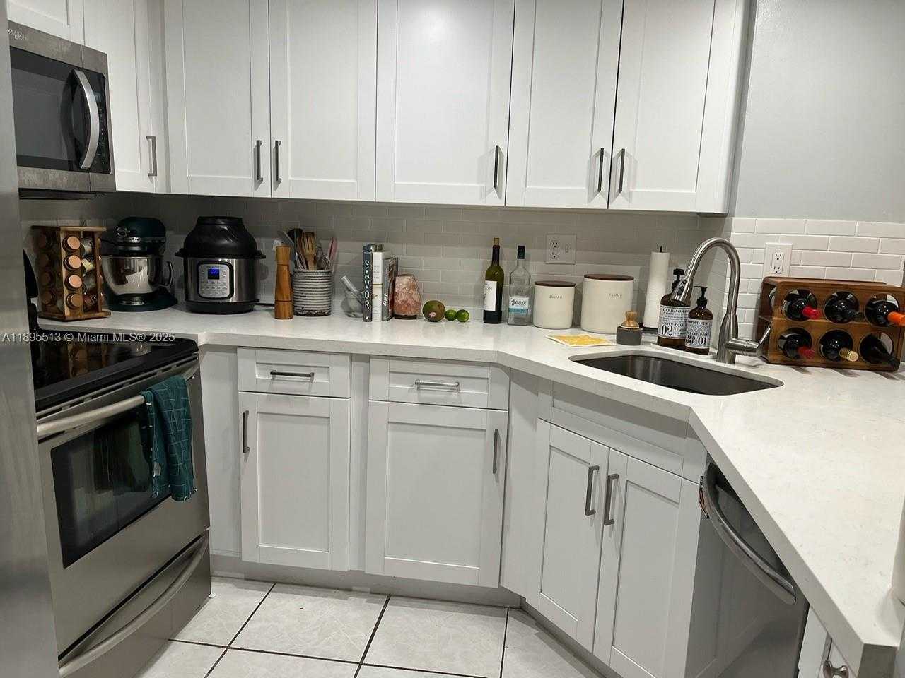 Small Image of 7856 SOUTH WEST 102ND LN, Miami Number 5