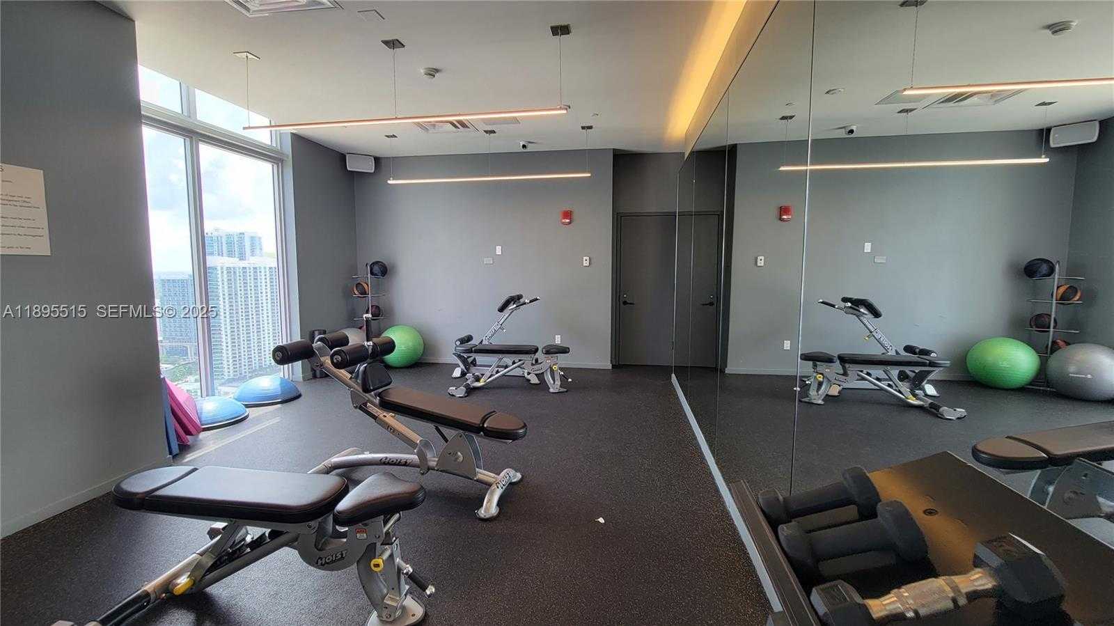 Imagen de Pequeño Objeto