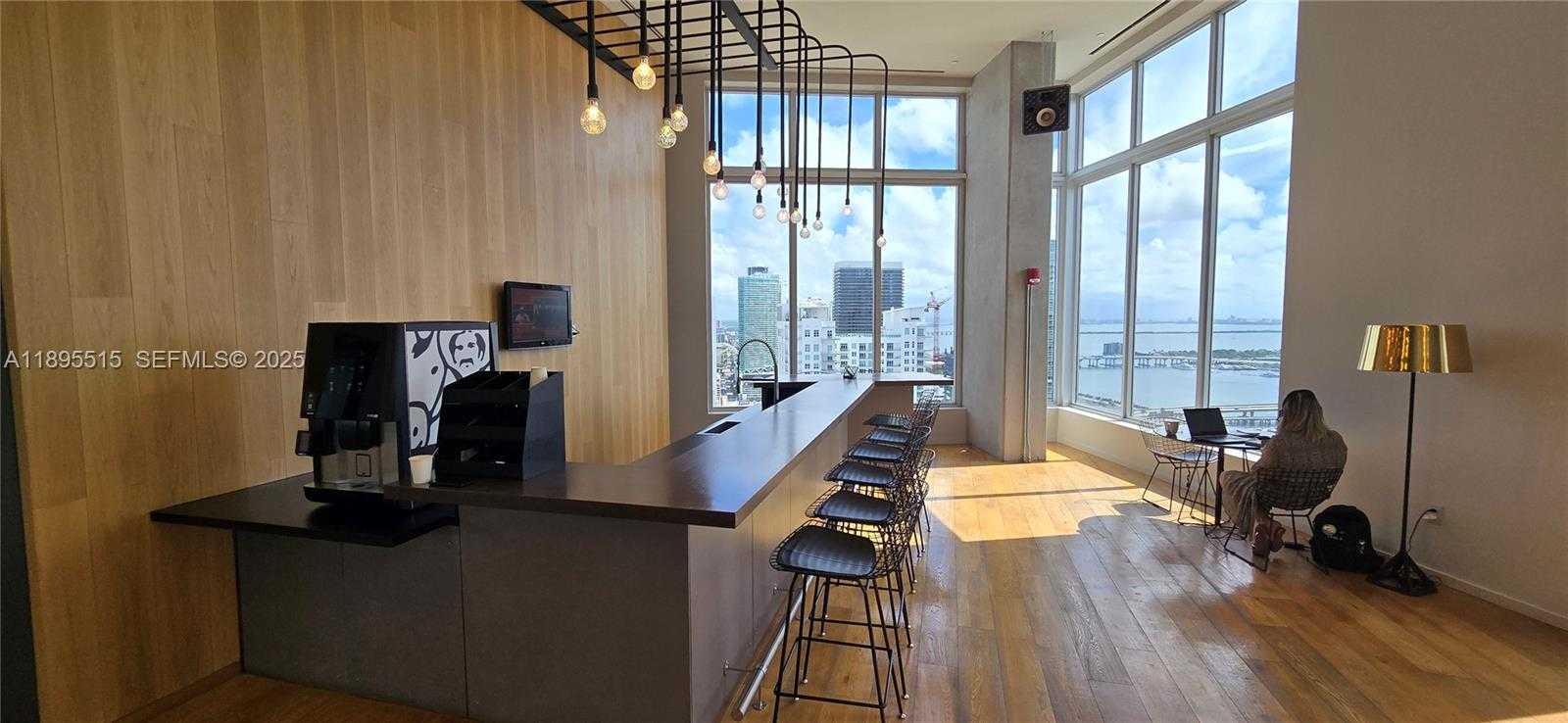 Imagen de Pequeño Objeto