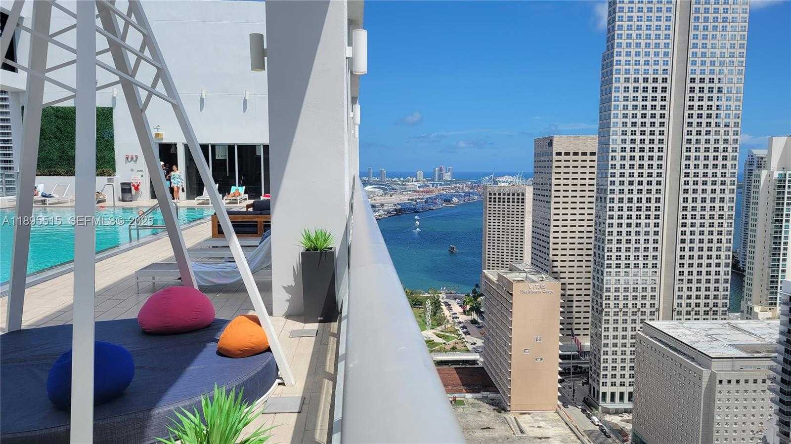 Imagen de Pequeño Objeto