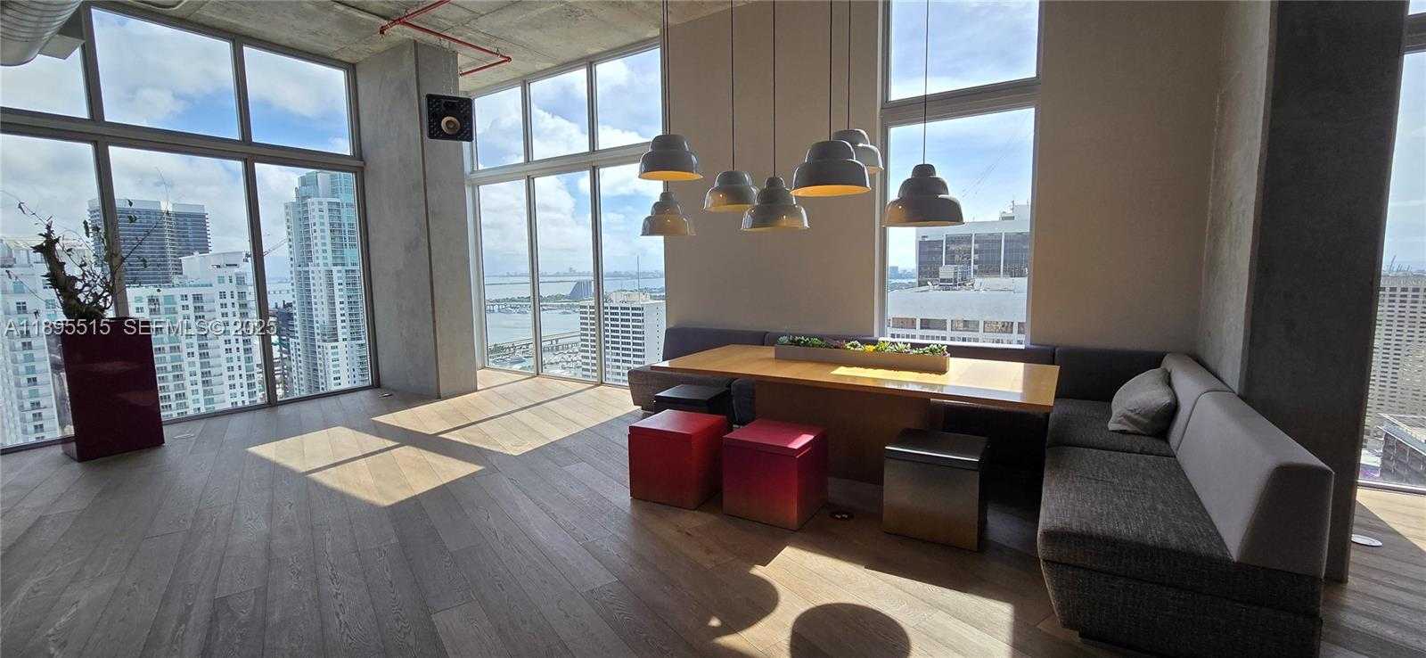 Imagen de Pequeño Objeto