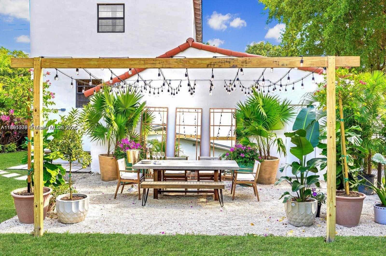 Small Image of 991 NORTH EAST 82ND ST, Miami Number 17