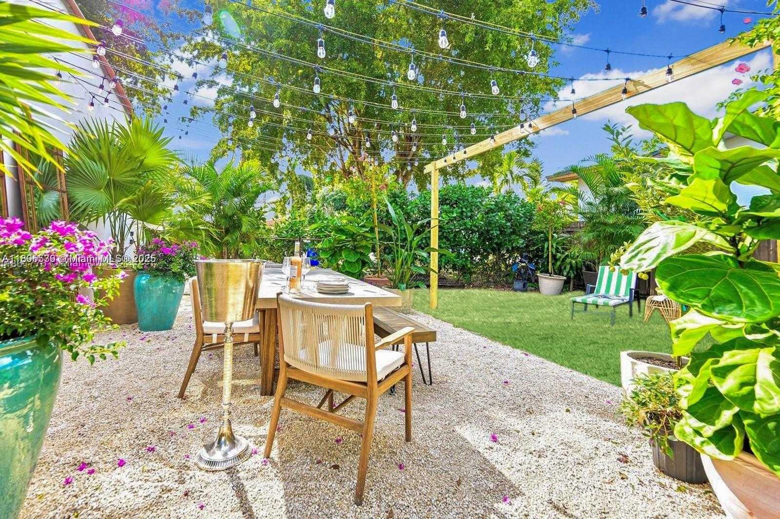 Small Image of 991 NORTH EAST 82ND ST, Miami Number 18