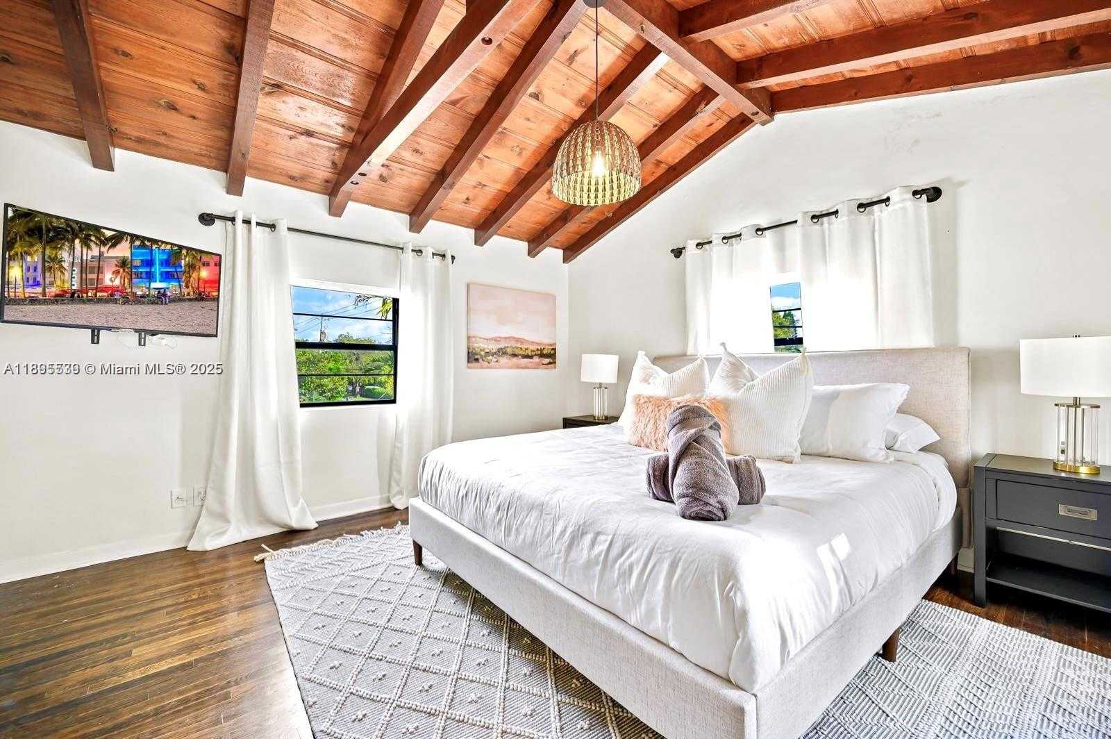 Small Image of 991 NORTH EAST 82ND ST, Miami Number 27