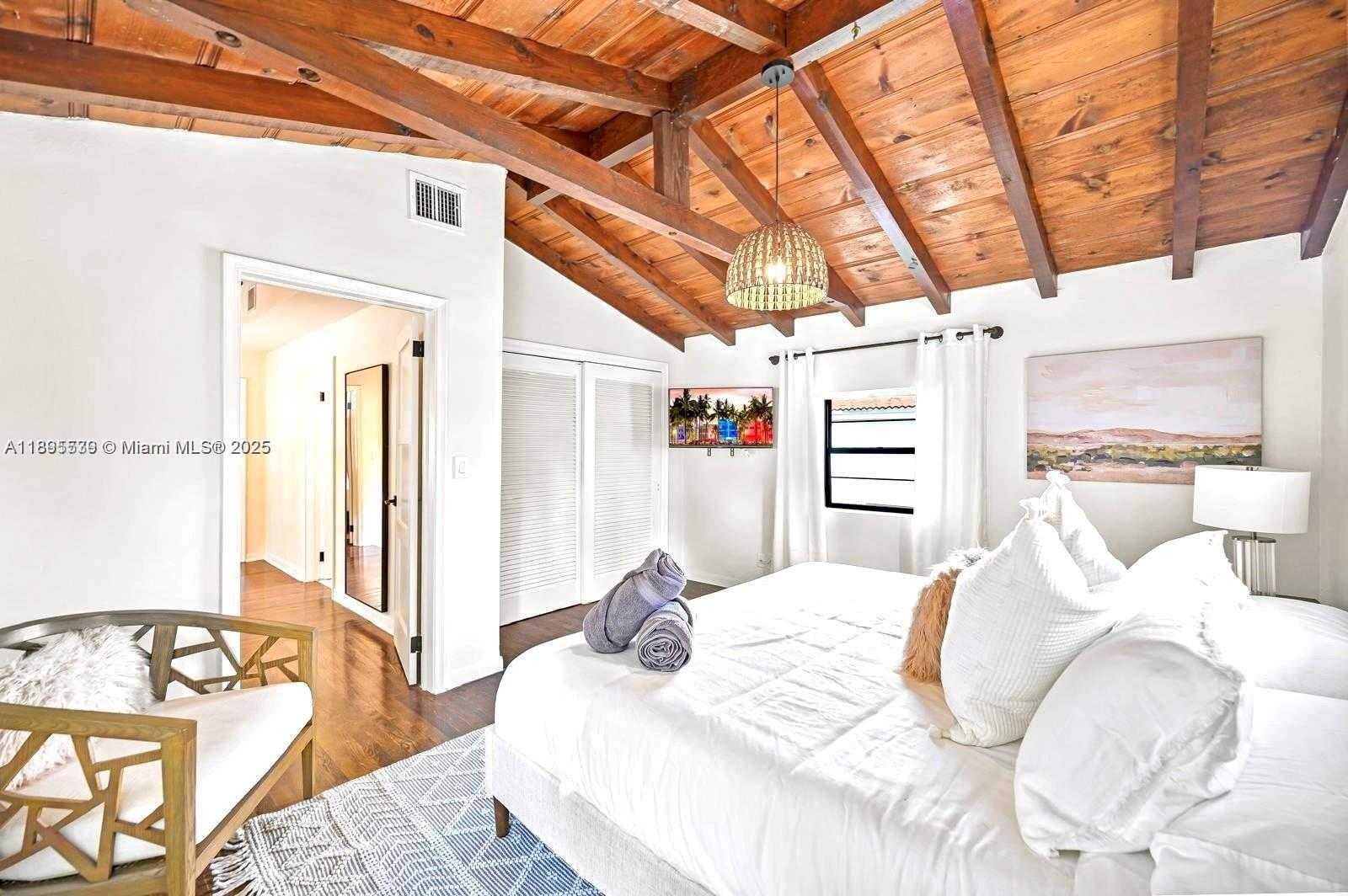 Small Image of 991 NORTH EAST 82ND ST, Miami Number 28