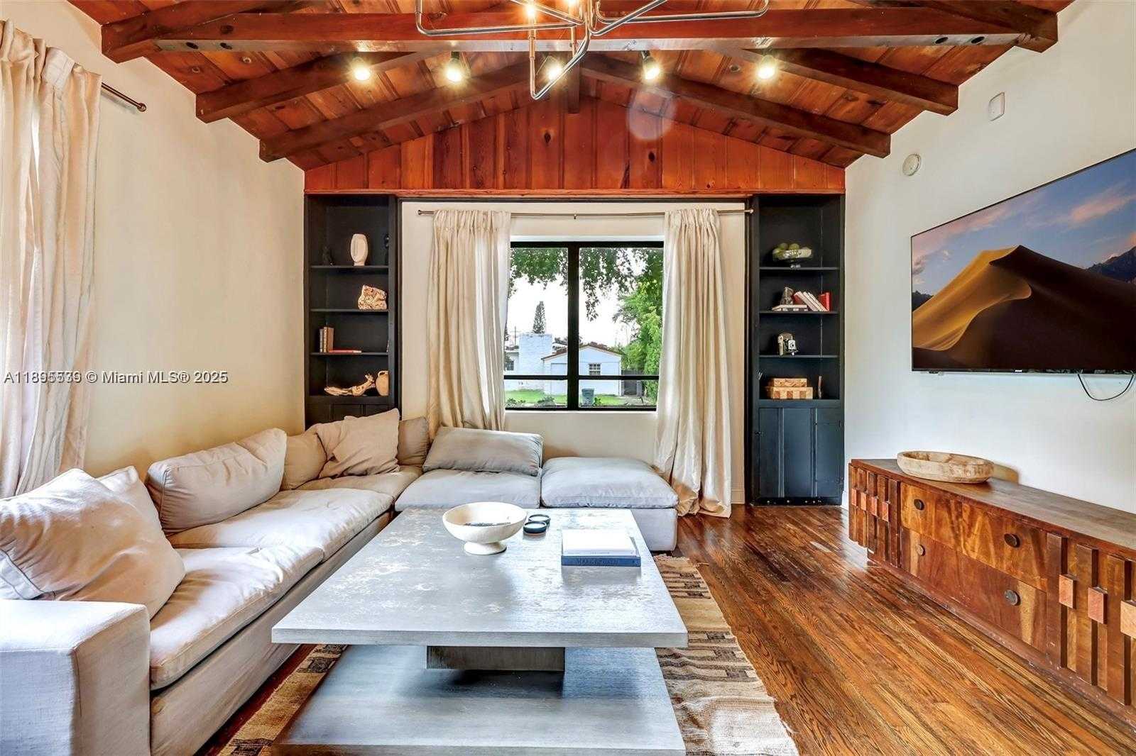 Small Image of 991 NORTH EAST 82ND ST, Miami Number 8