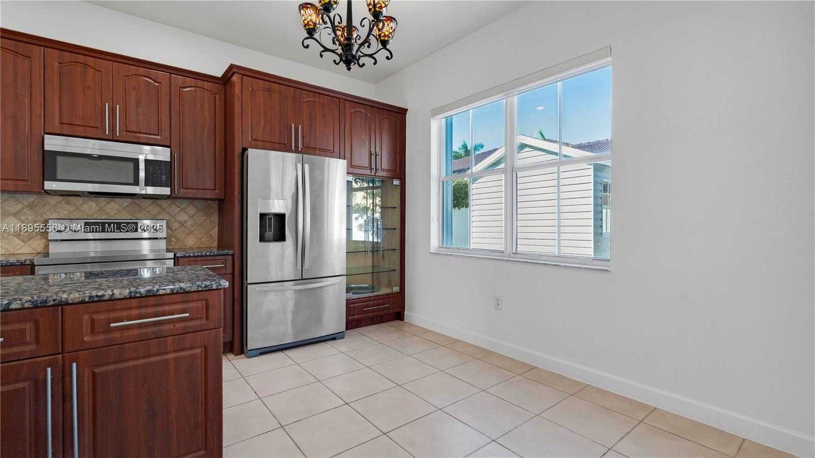 Small Image of 17994 NORTH WEST 87TH PL, Hialeah Number 19