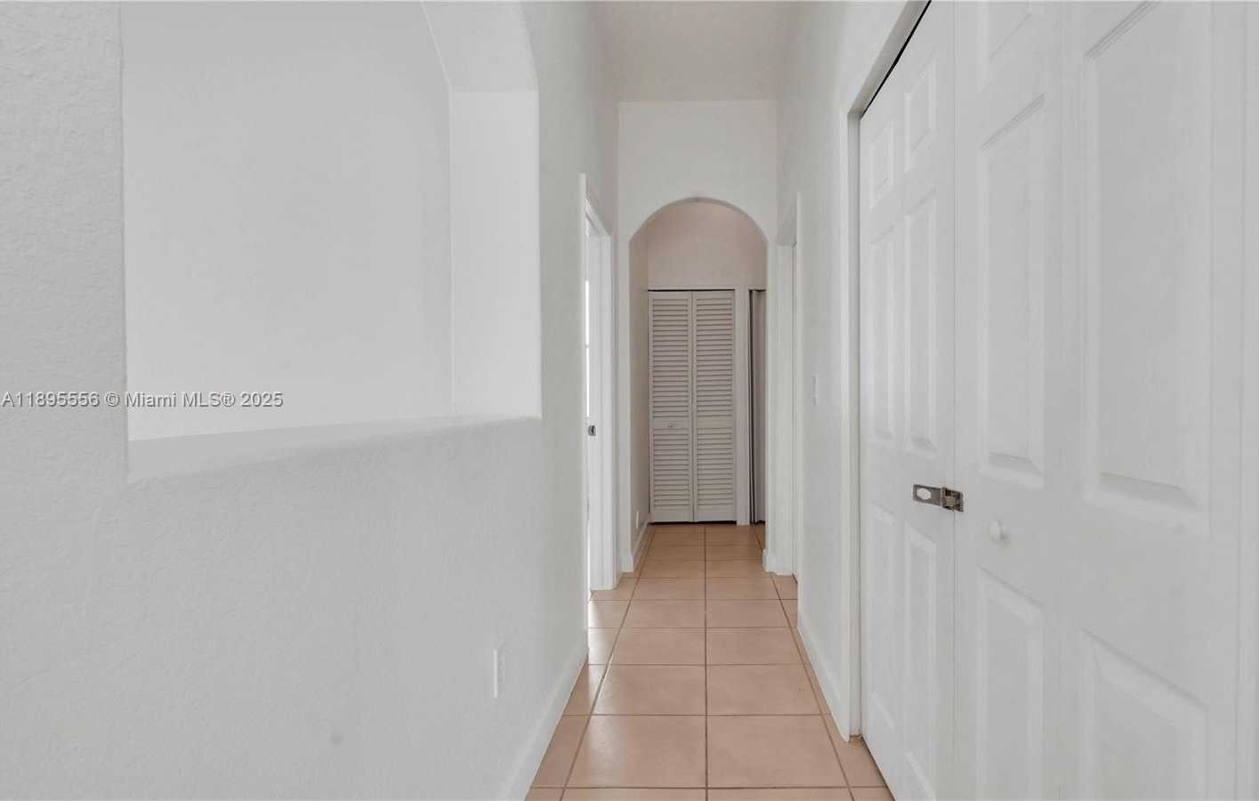 Small Image of 17994 NORTH WEST 87TH PL, Hialeah Number 20