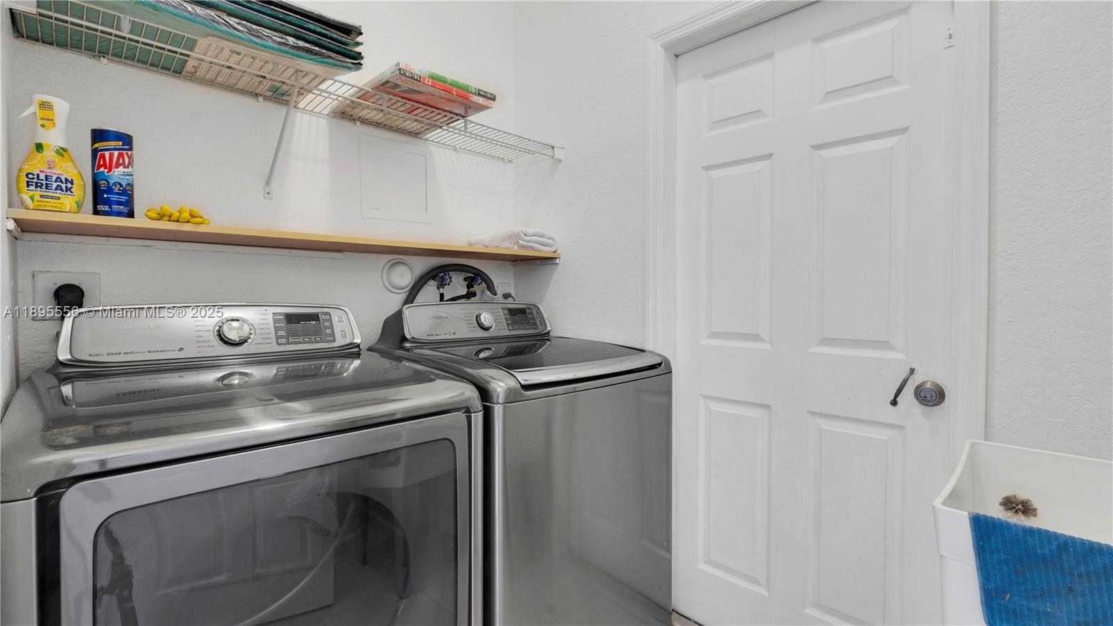 Small Image of 17994 NORTH WEST 87TH PL, Hialeah Number 28