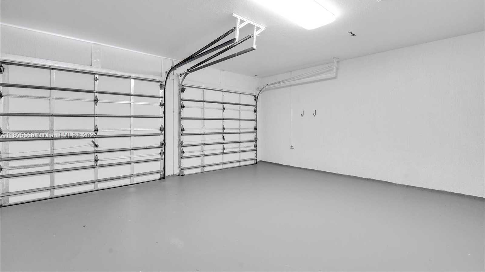 Small Image of 17994 NORTH WEST 87TH PL, Hialeah Number 29